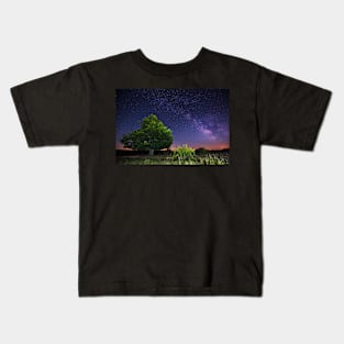 Milky Way over a large tree Kids T-Shirt